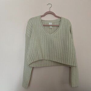 V-neck cropped sweater